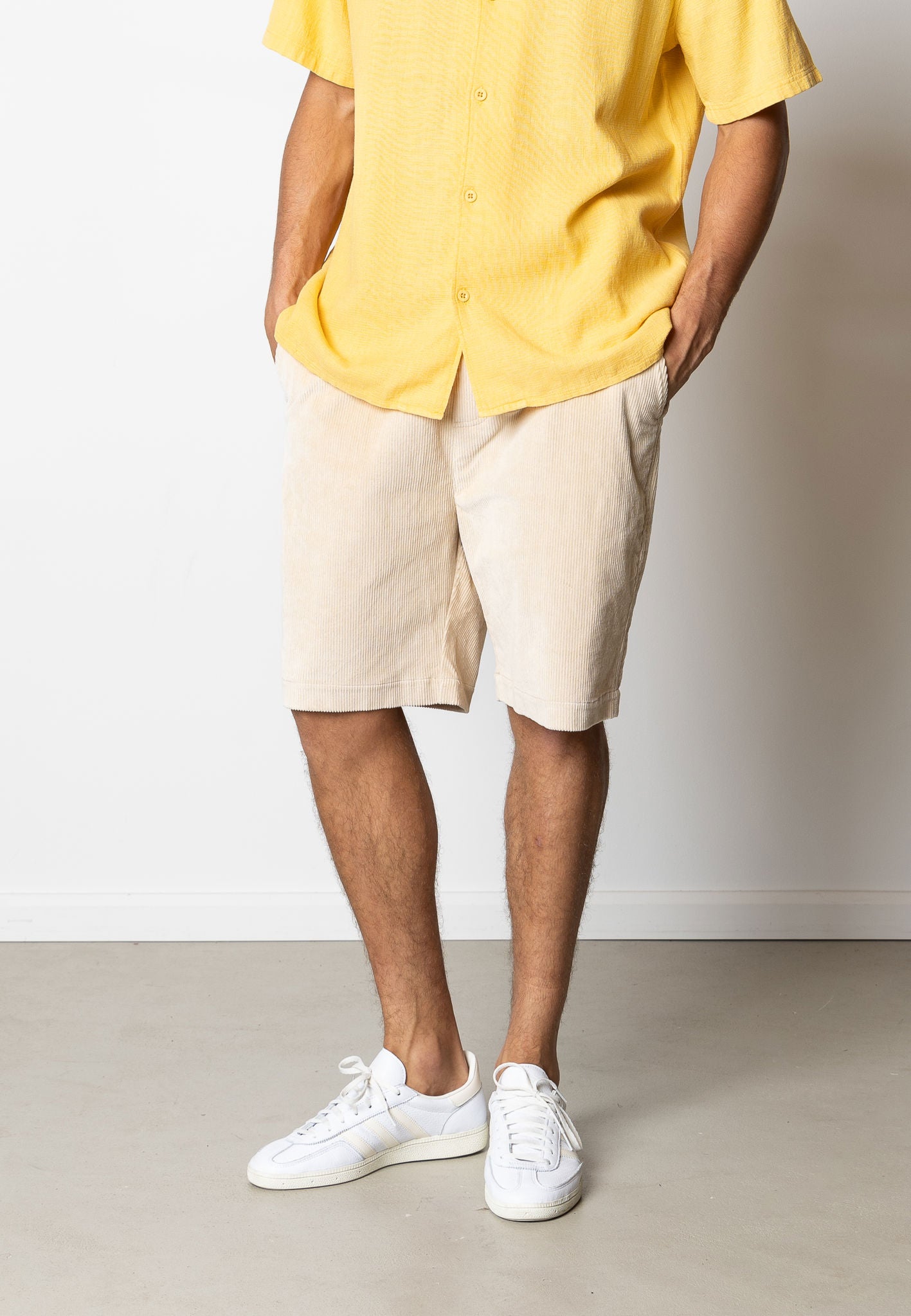 Fox Corduroy Shorts Ecru