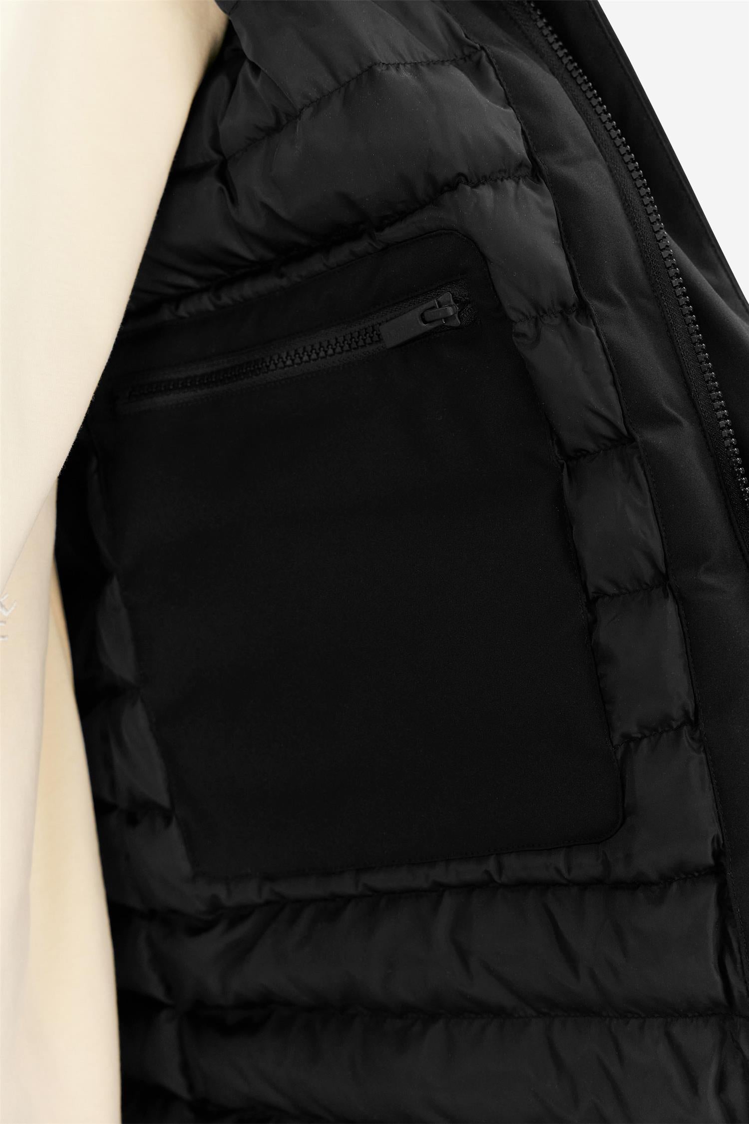 Hjalmar Pet- Poly 5K Black