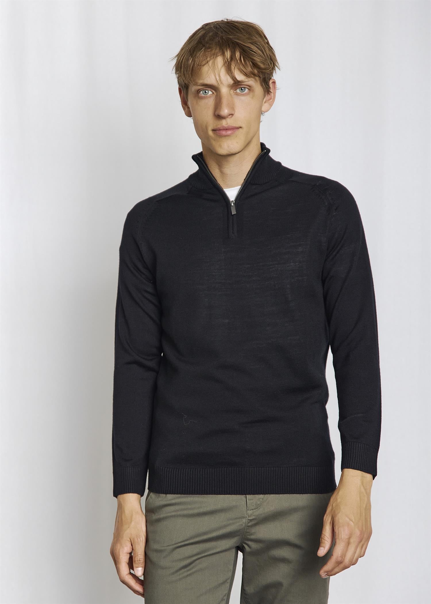 Pelle Regular fit Black