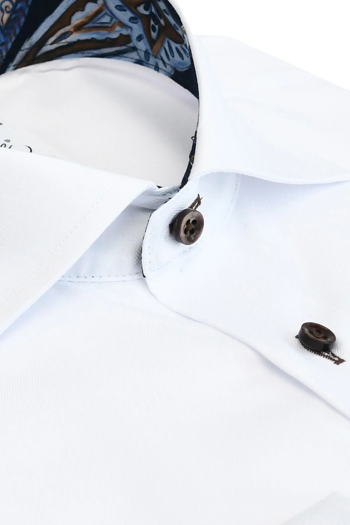 White slim fit shirt with contrast details White