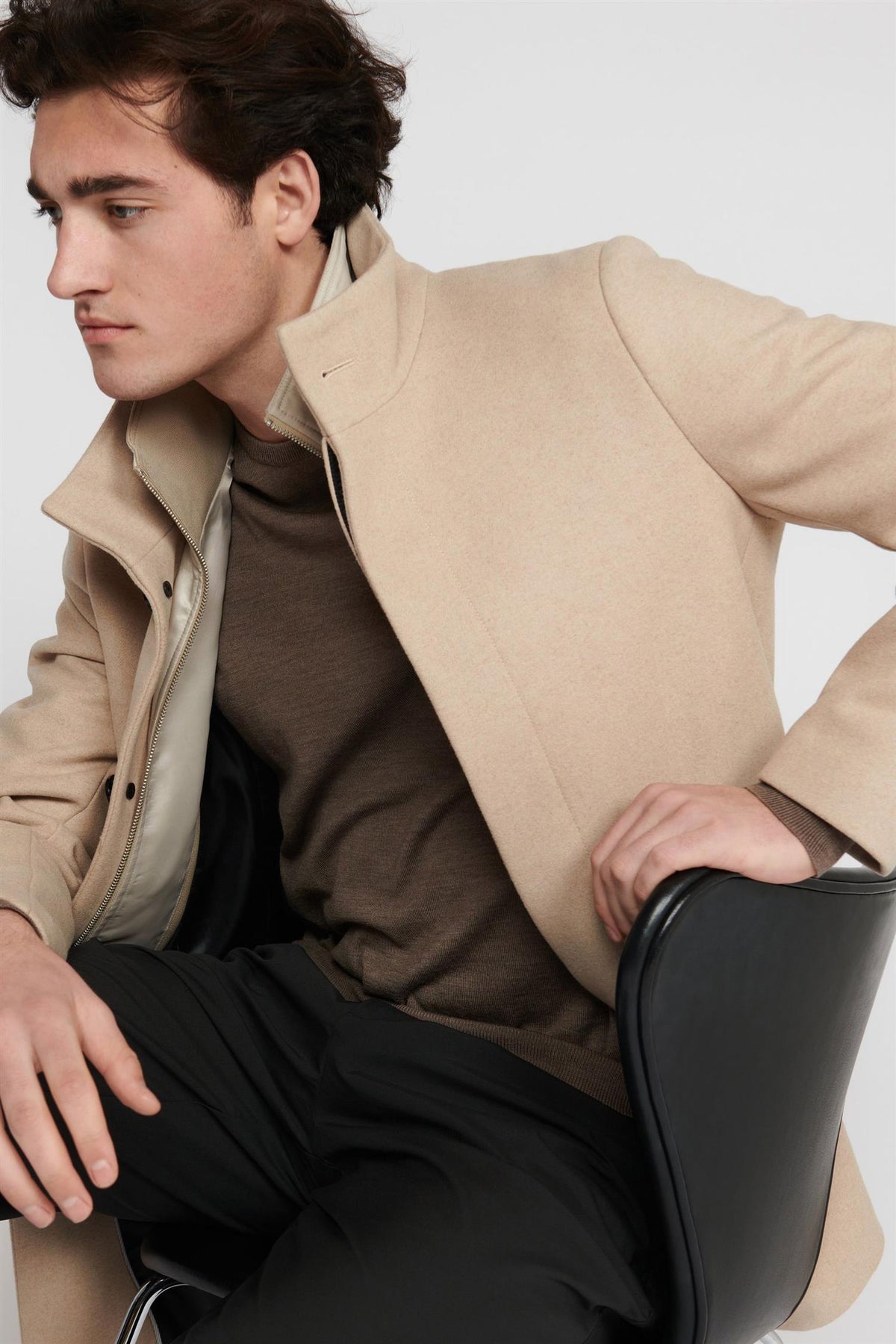 Harvey N Plaza Taupe