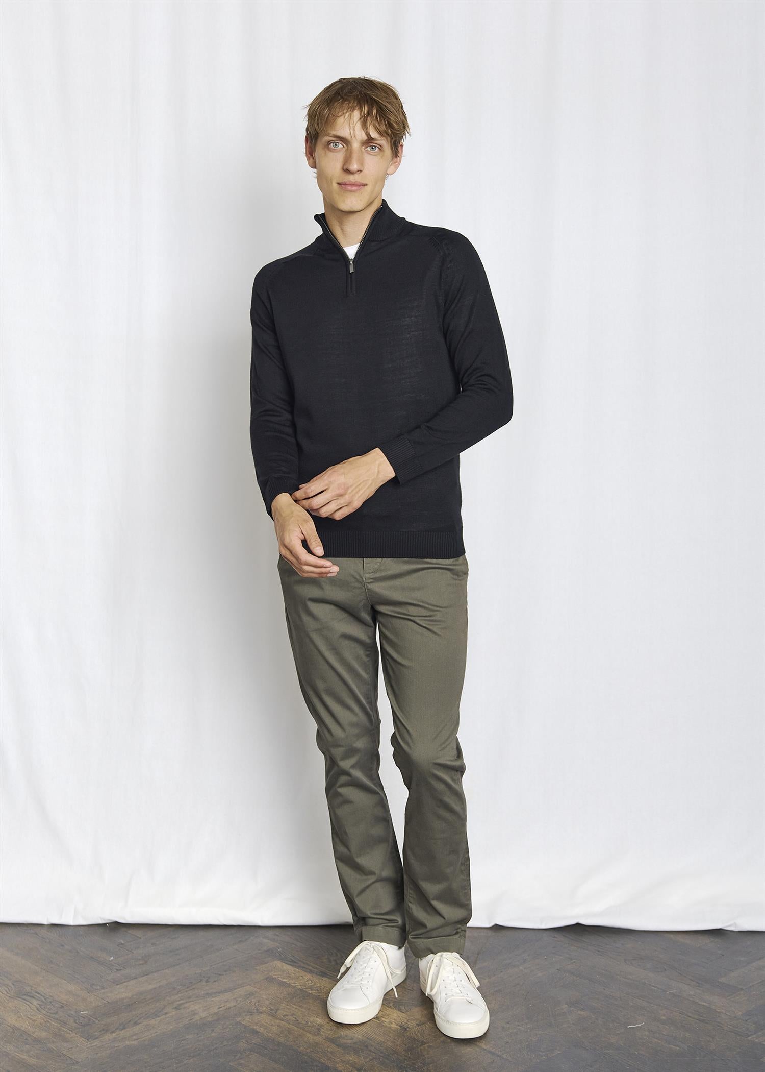 Pelle Regular fit Black