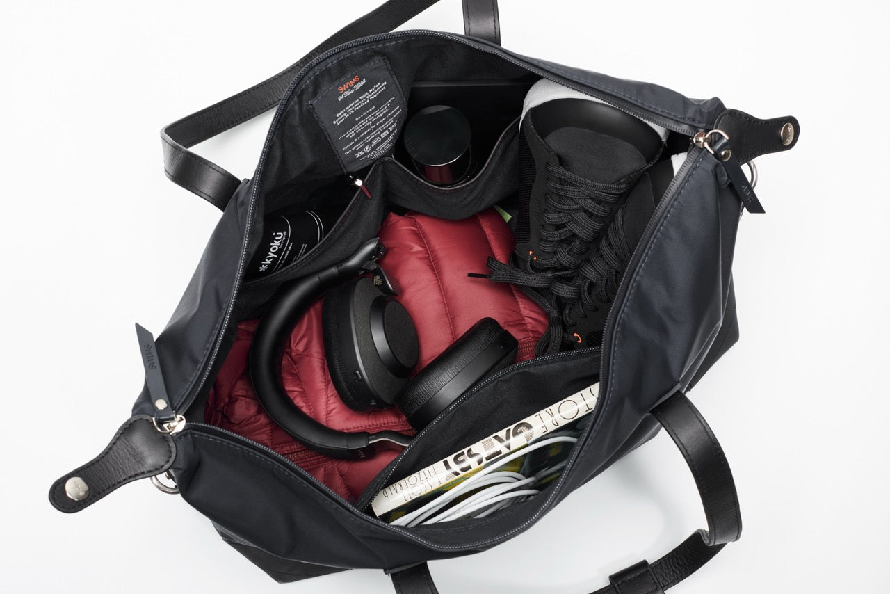 24 Holdall W/Shoulder strap Black