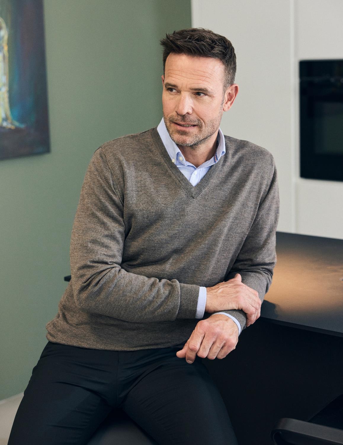 Milan Pullover V Neck Reg.fit Dark Khaki Mela