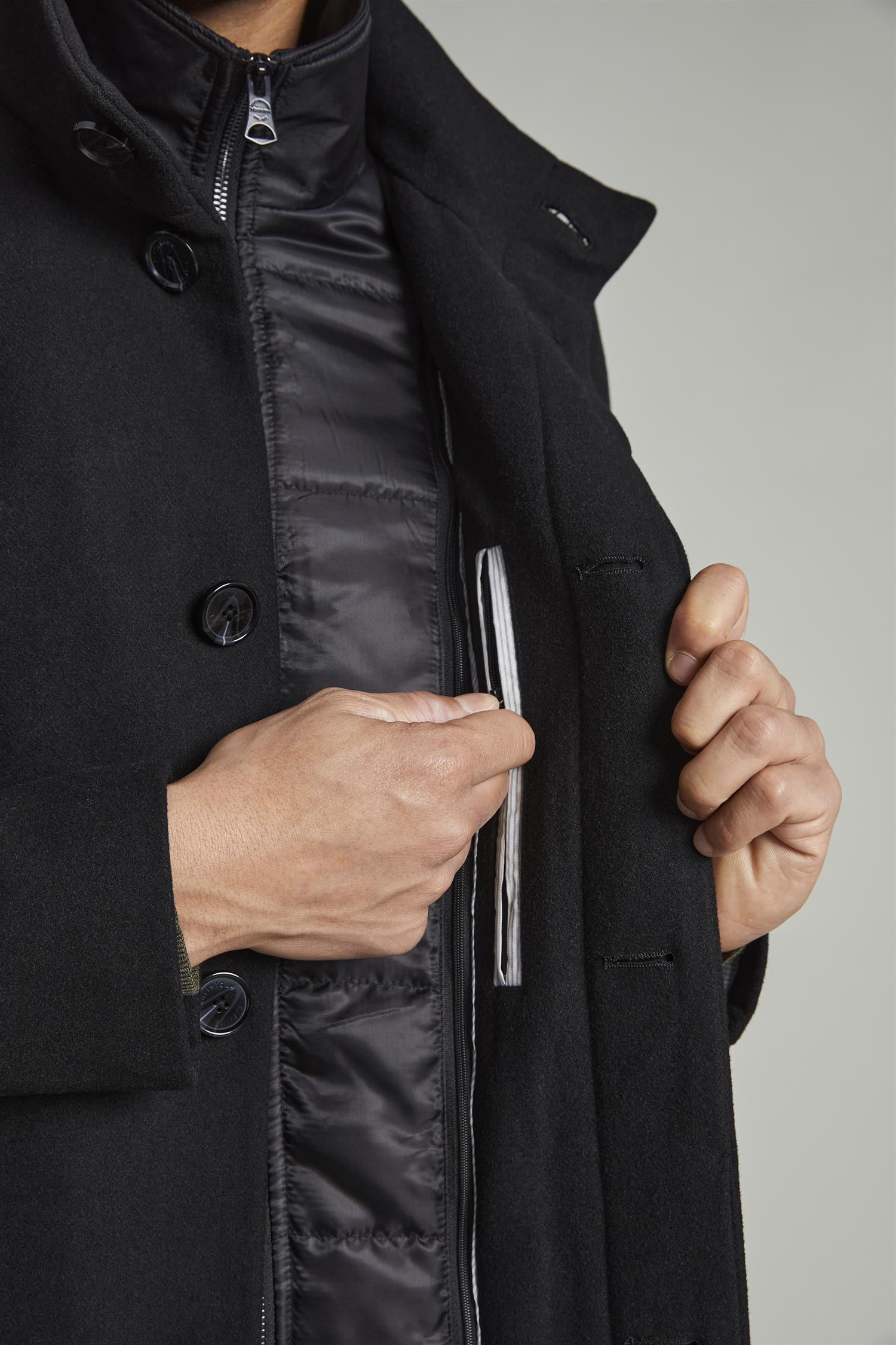 Harvey N Classic wool Black