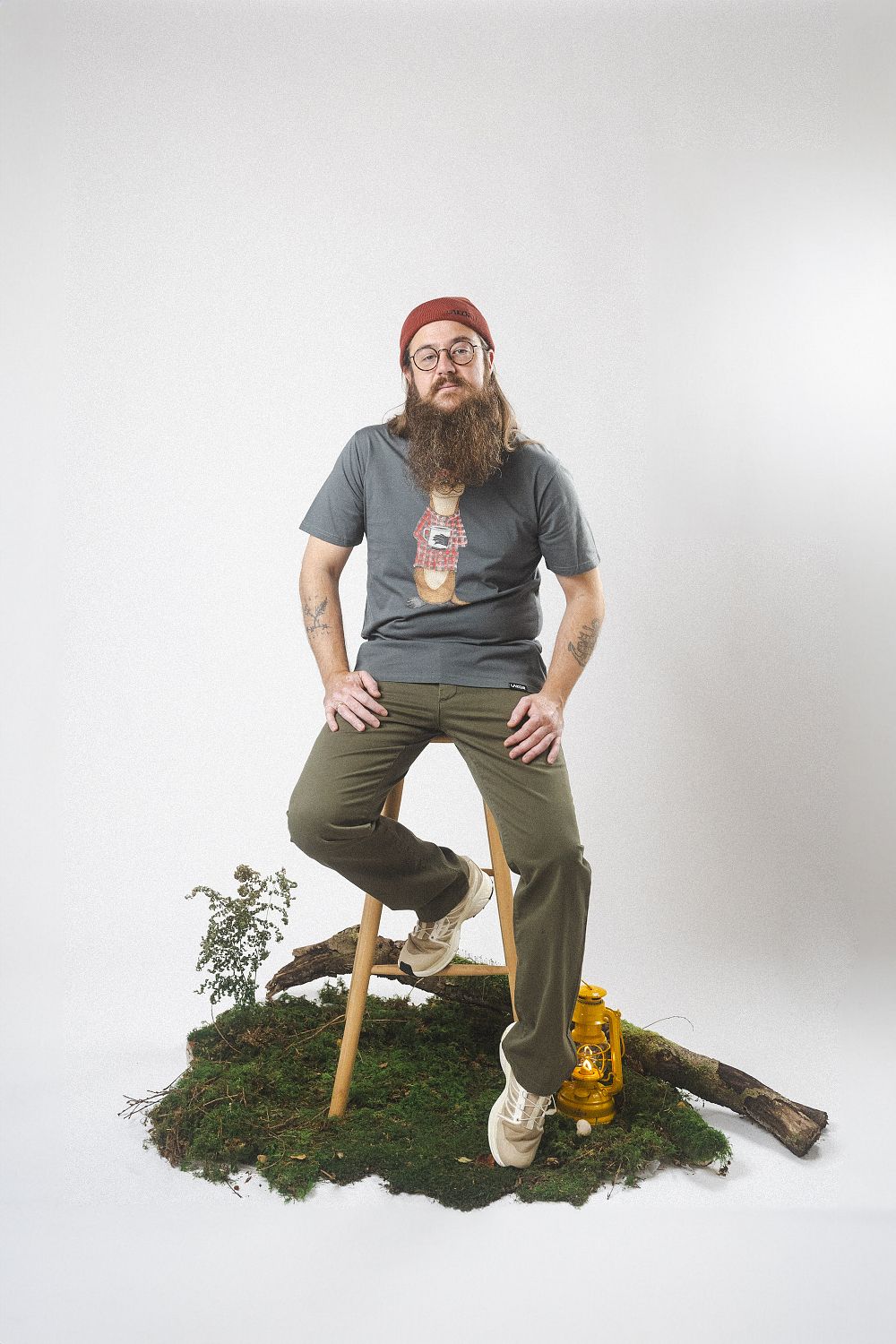 An Otter coffee T-Shirt Dk Grey