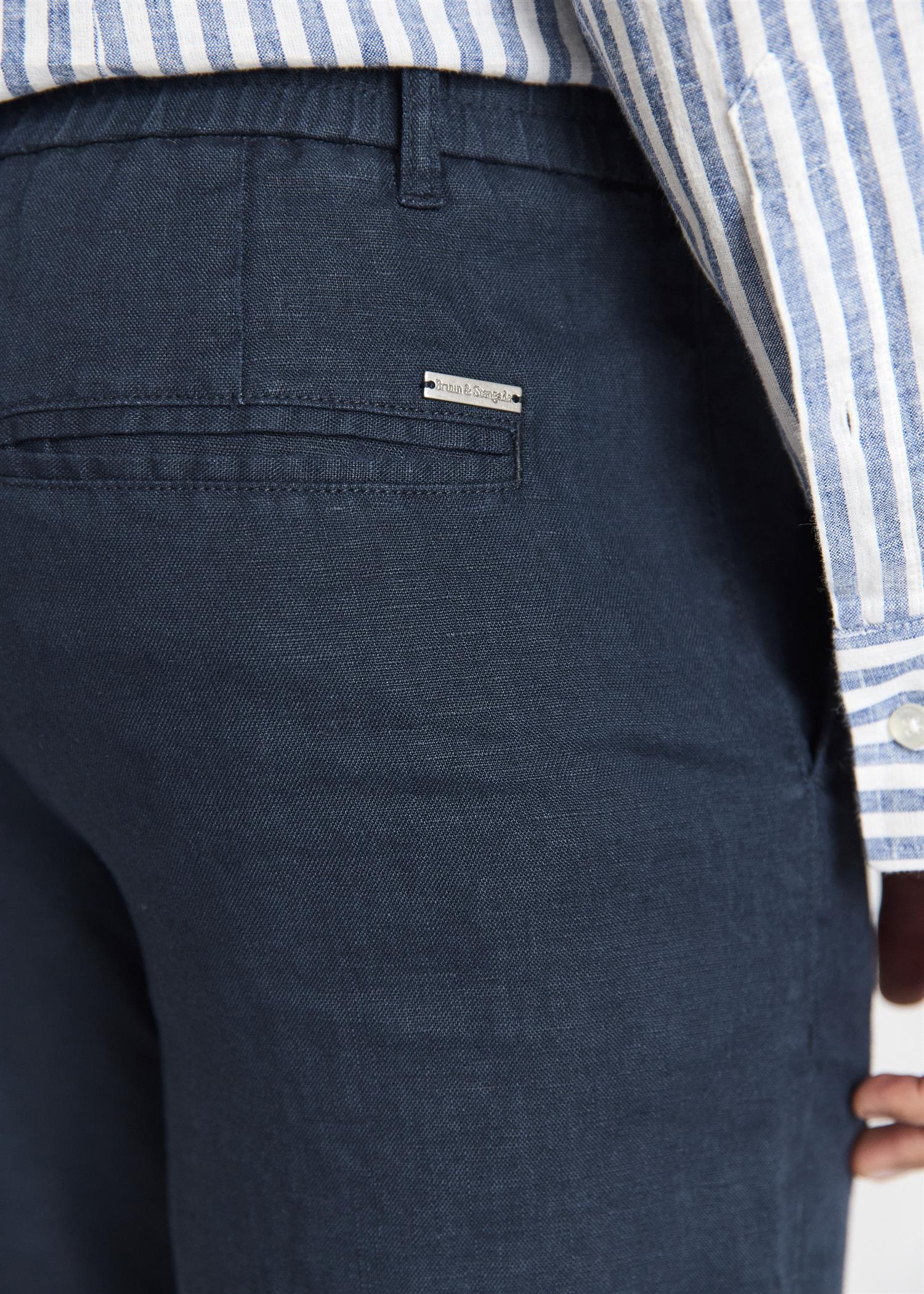 Ginos Chinos Navy
