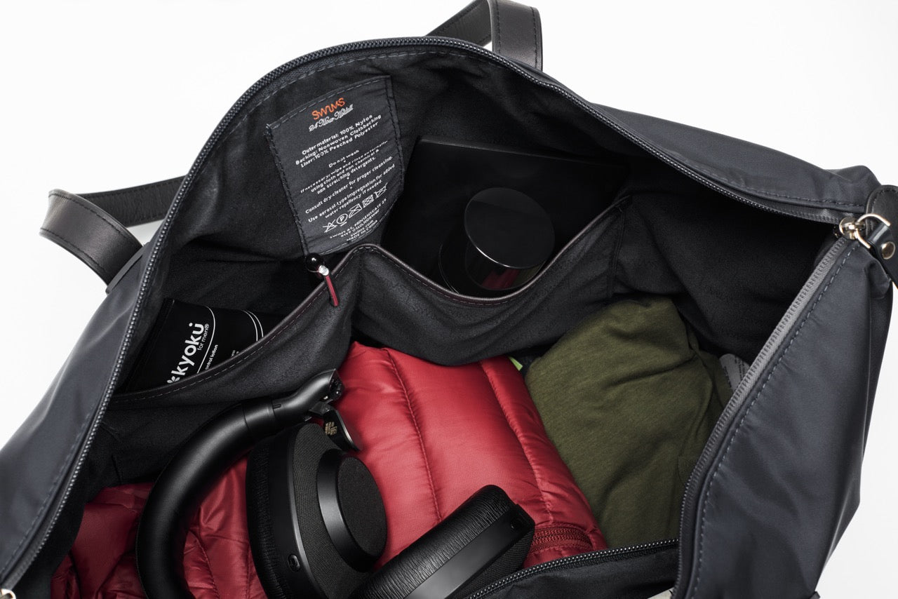 24 Holdall W/Shoulder strap Black