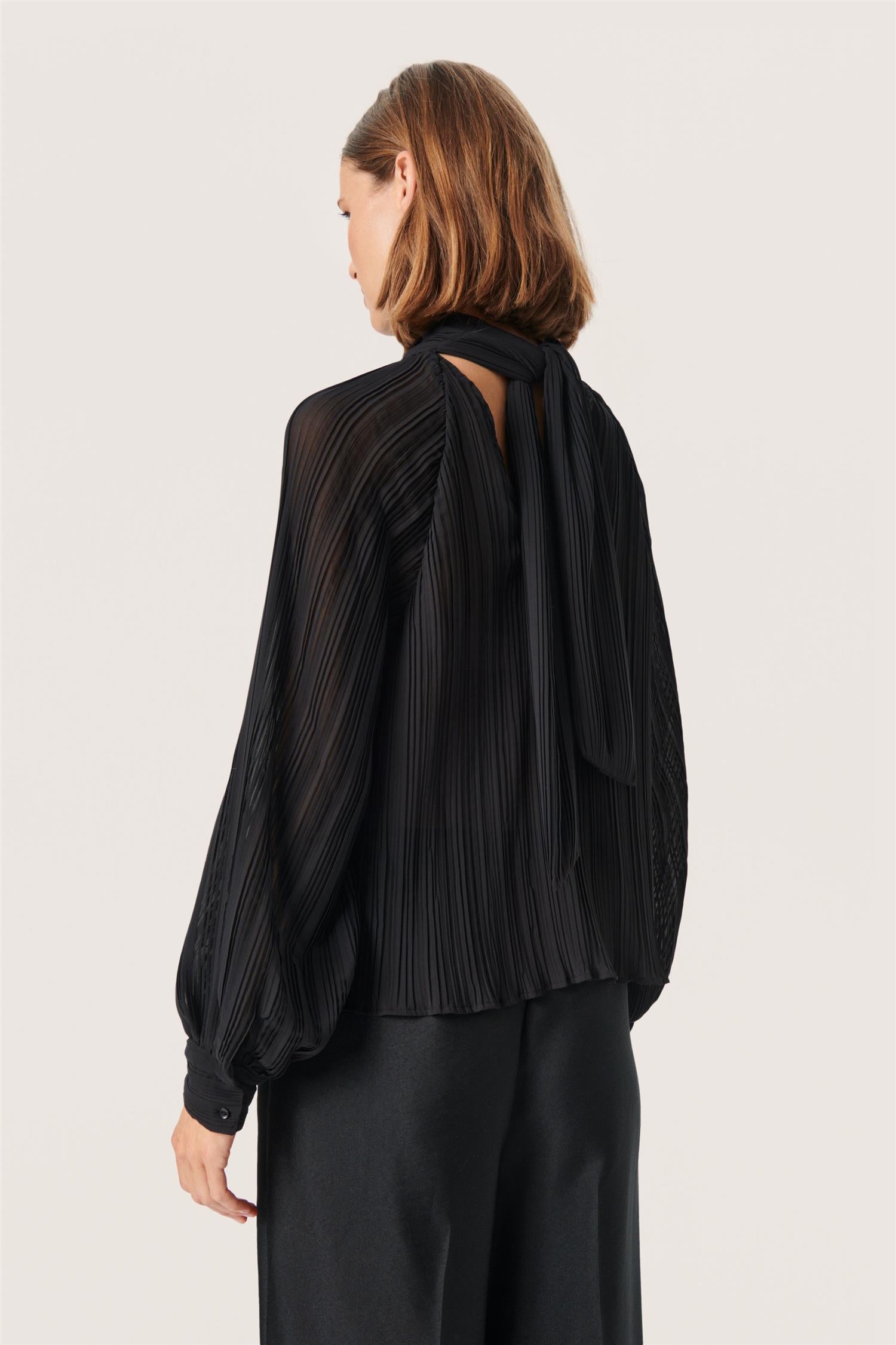 SLChrisley Blouse LS Black