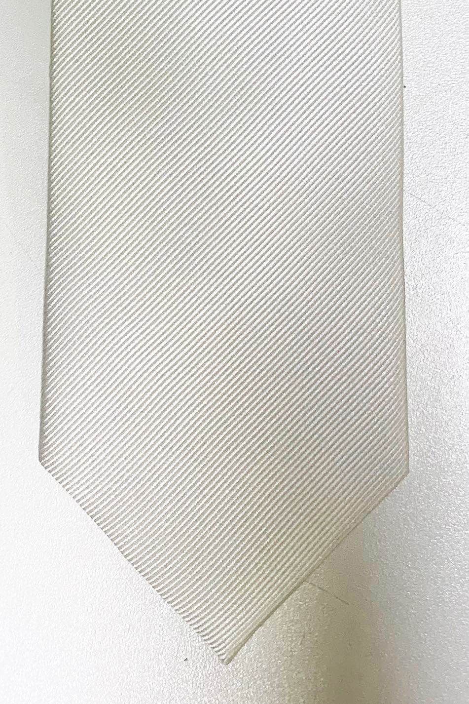 100% silk tie 7.6 cm width White