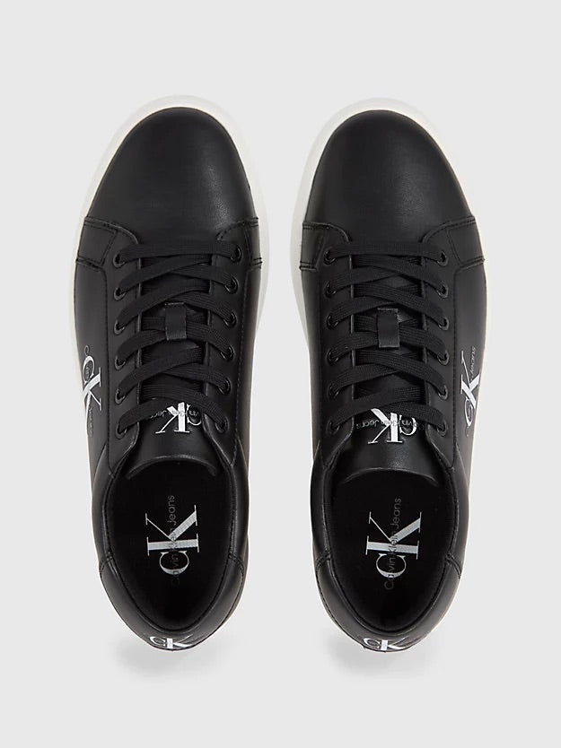 Classic cup low lace up Black