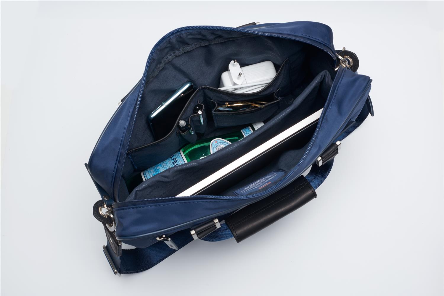 Attache Navy