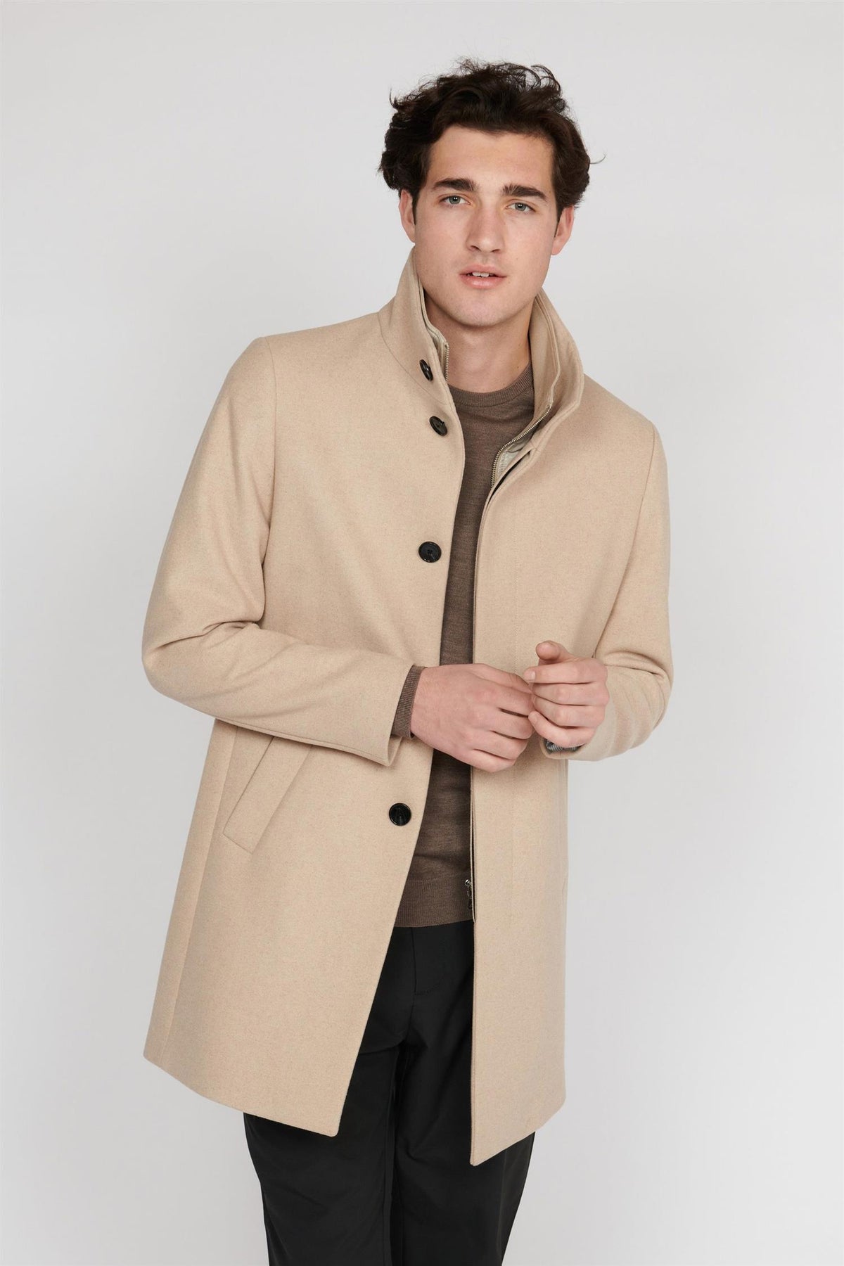 Harvey N Plaza Taupe