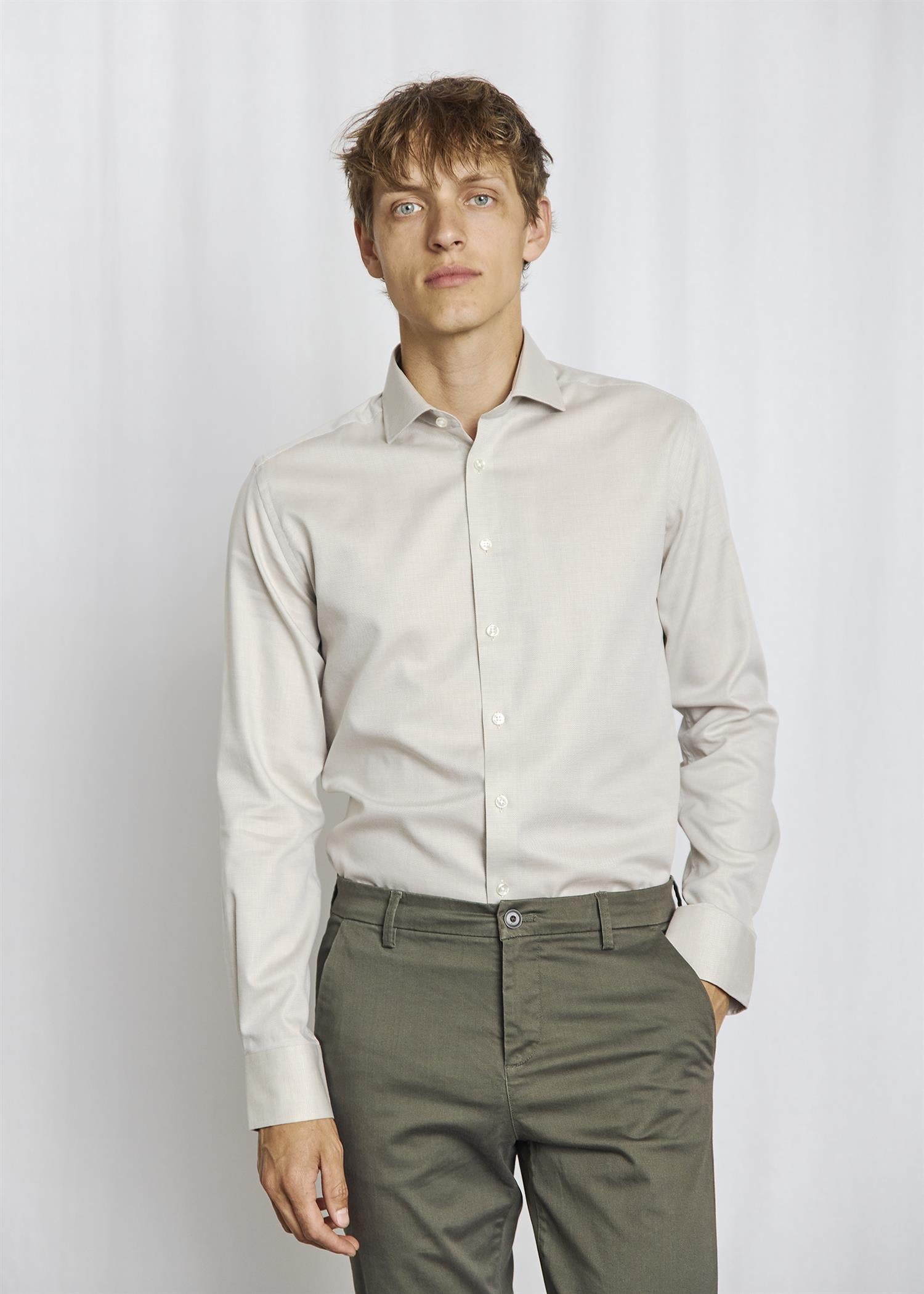 Corbin Modern fit Sand