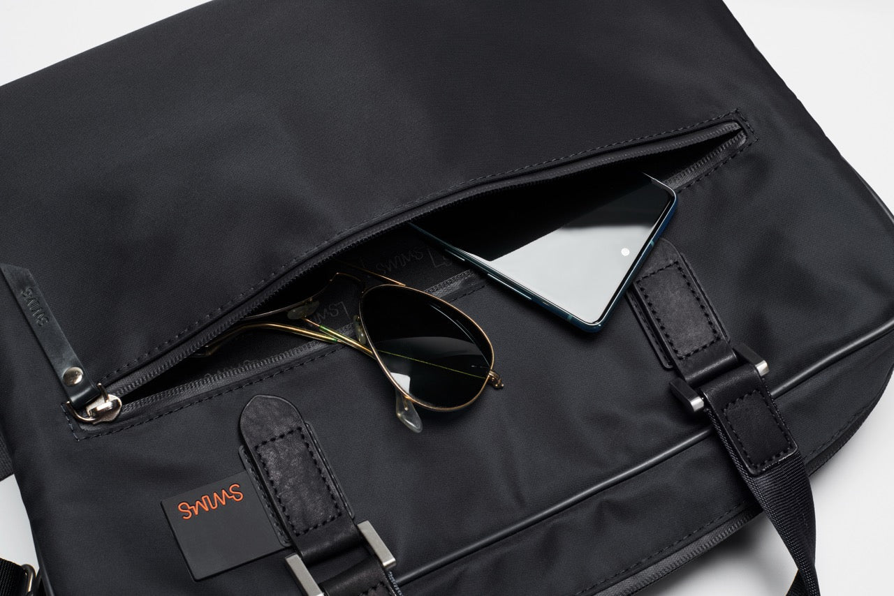 Attache Black