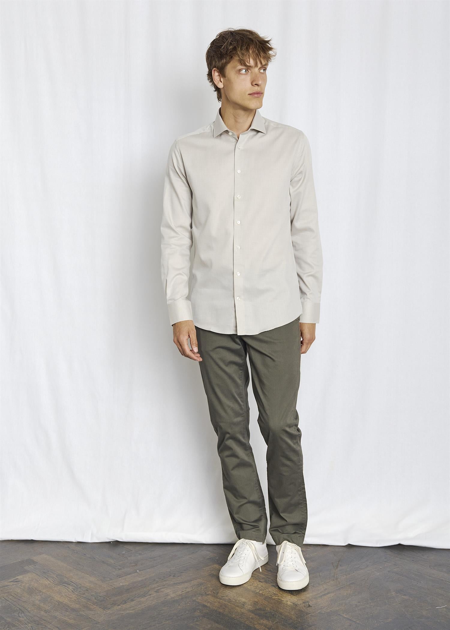 Corbin Modern fit Sand