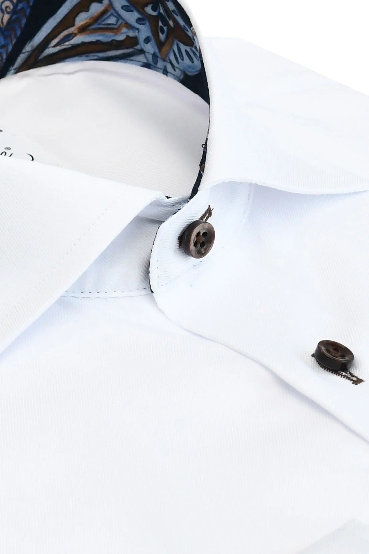 White slim fit shirt with contrast details