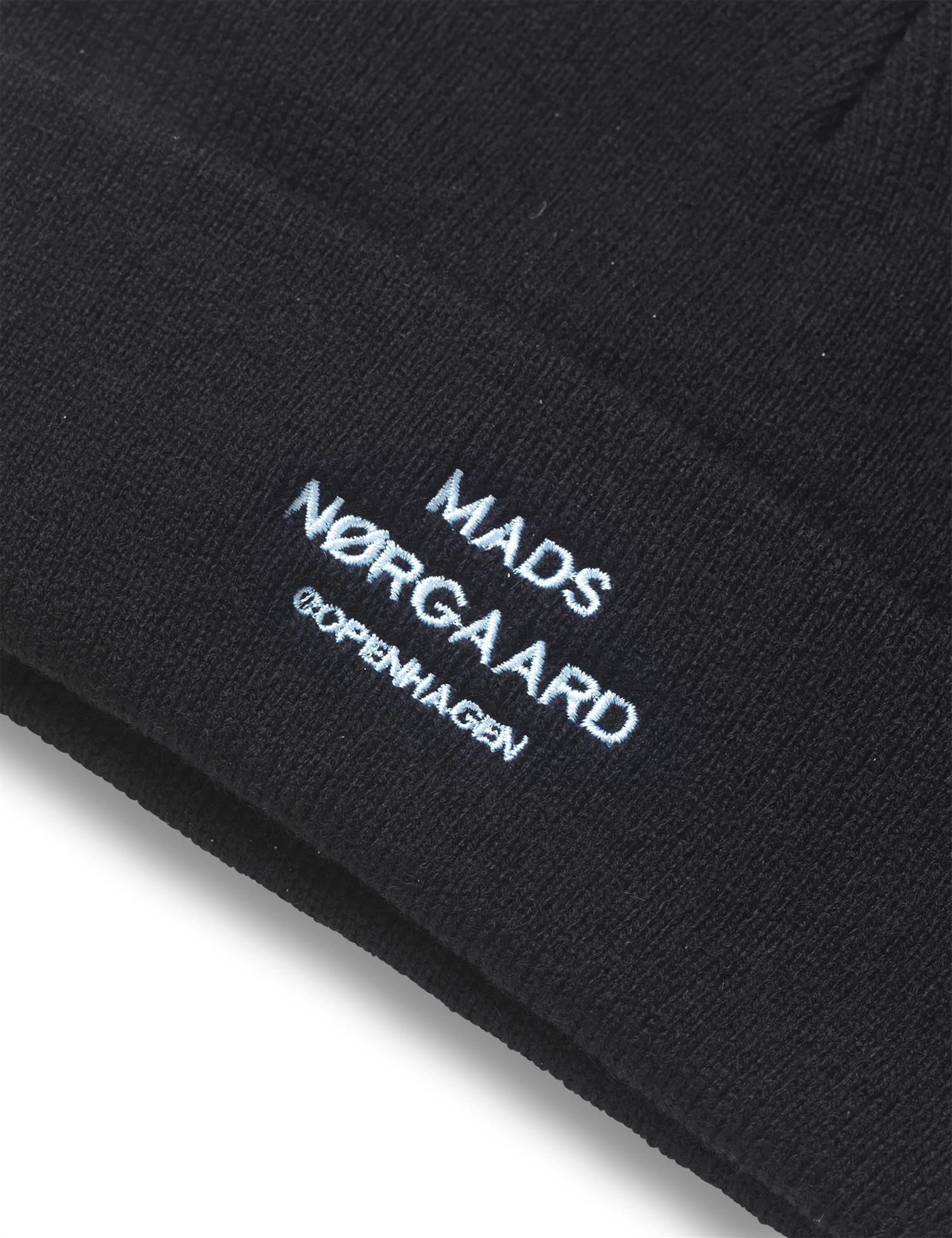 Isak Ambas logo beanie Black