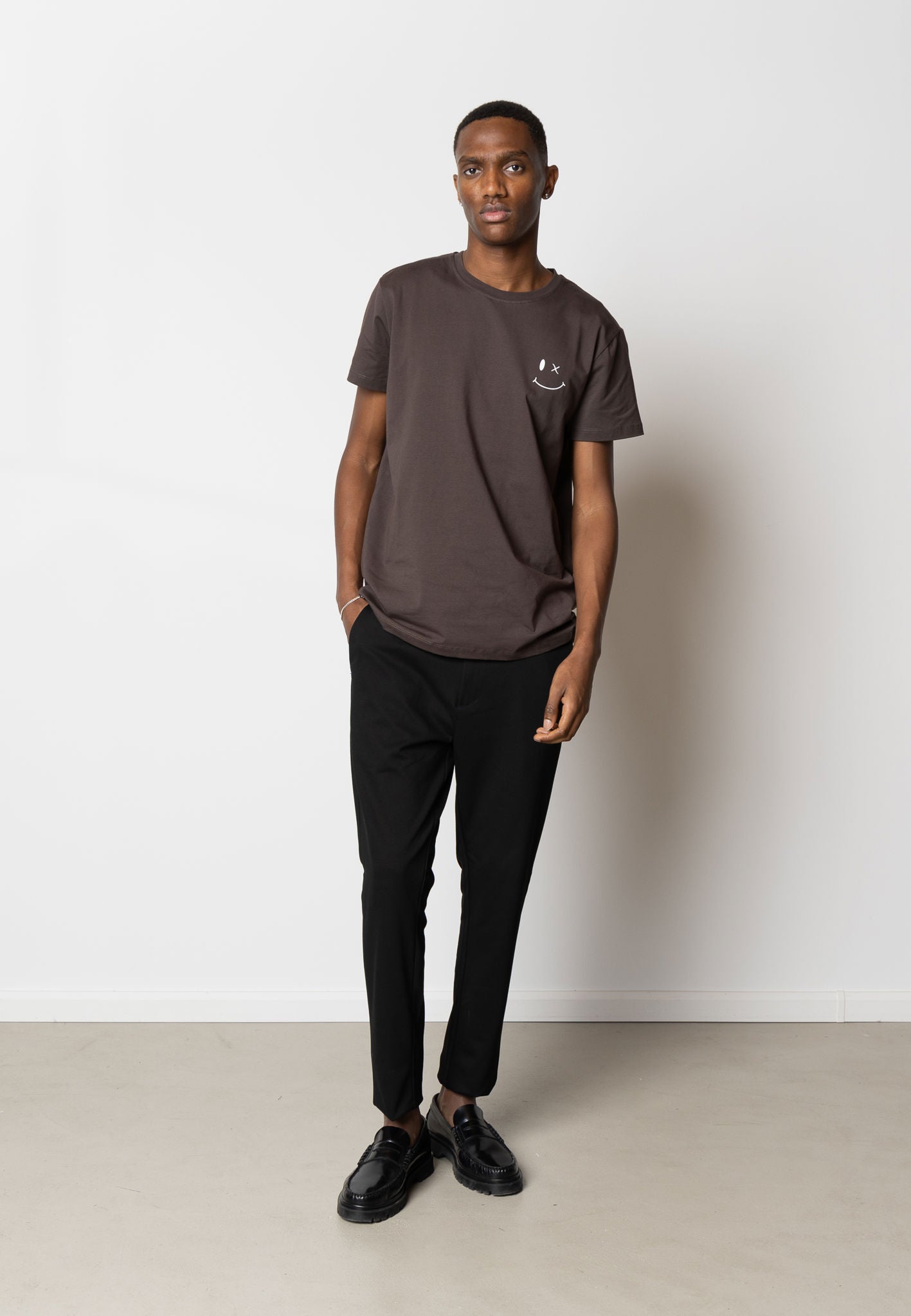 Patrick Organic Tee Dark Brown
