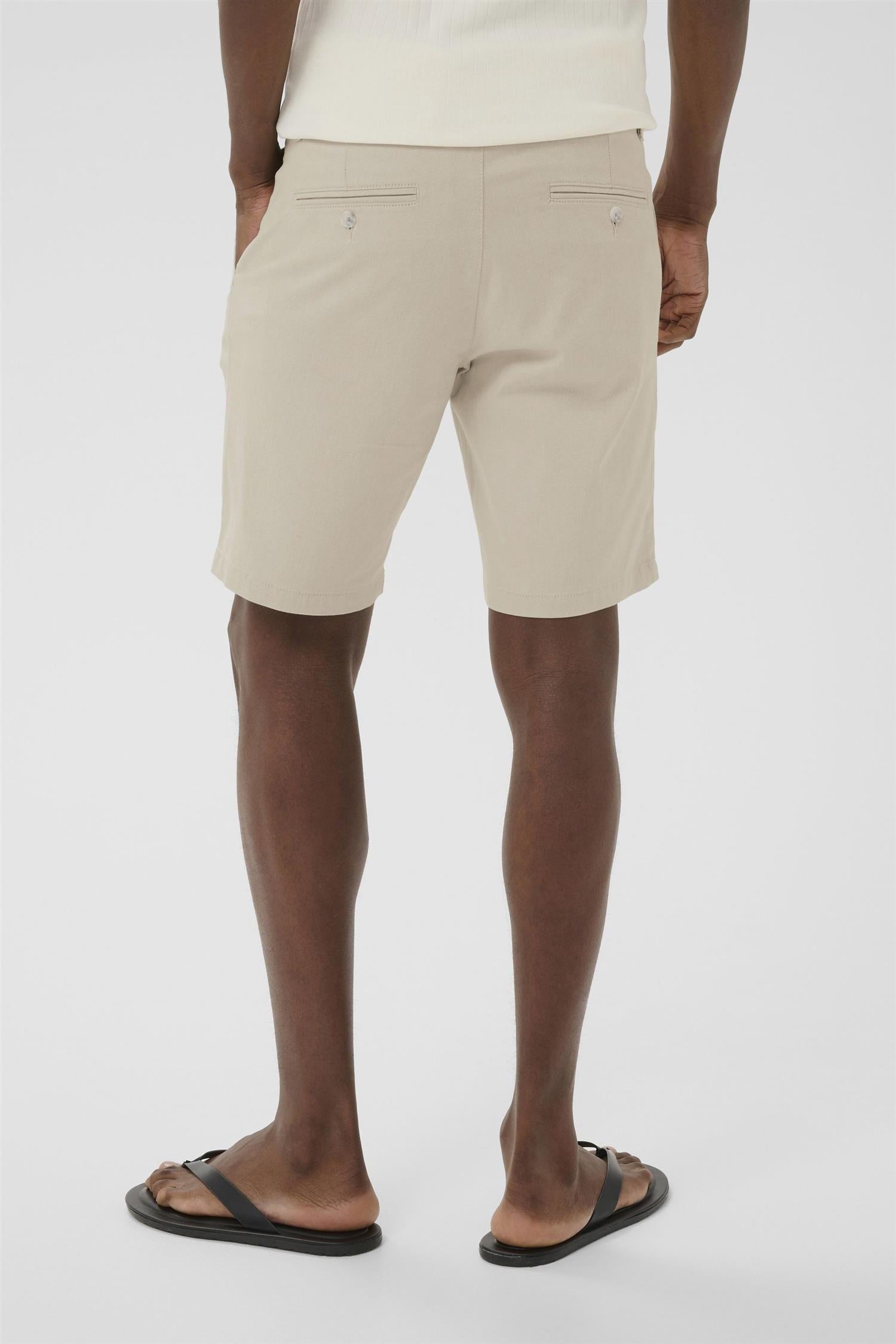 Mathomas Short Off White