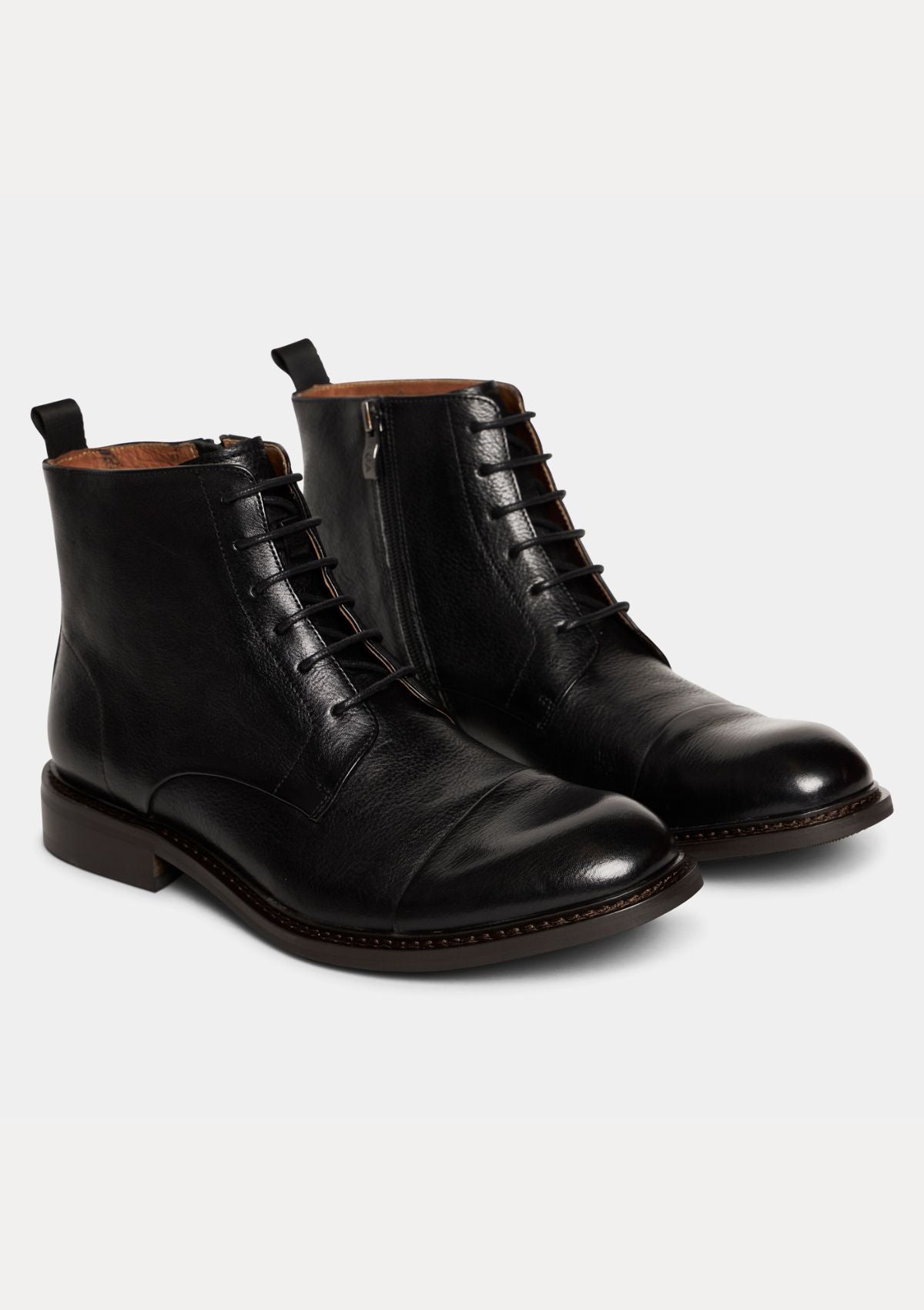 3030 Laced Boots Black