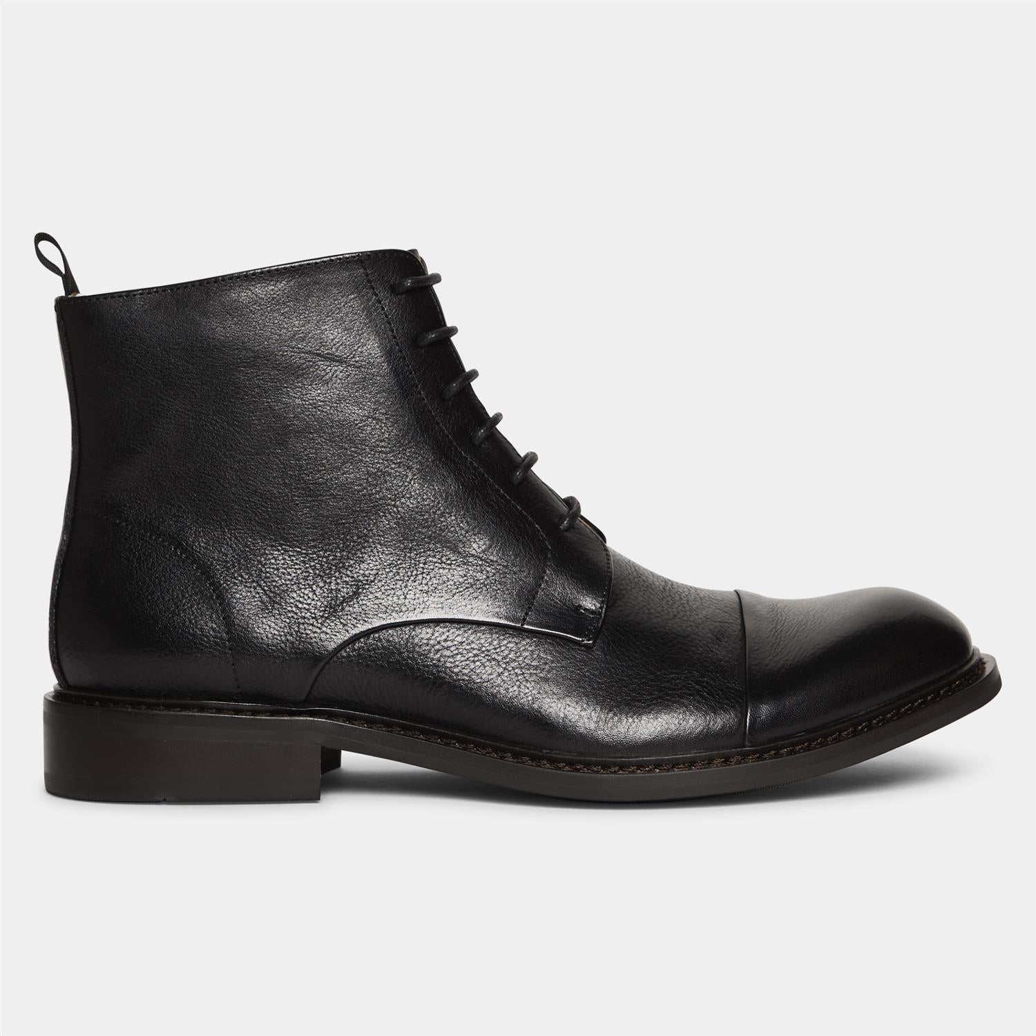 3030 Laced Boots Black